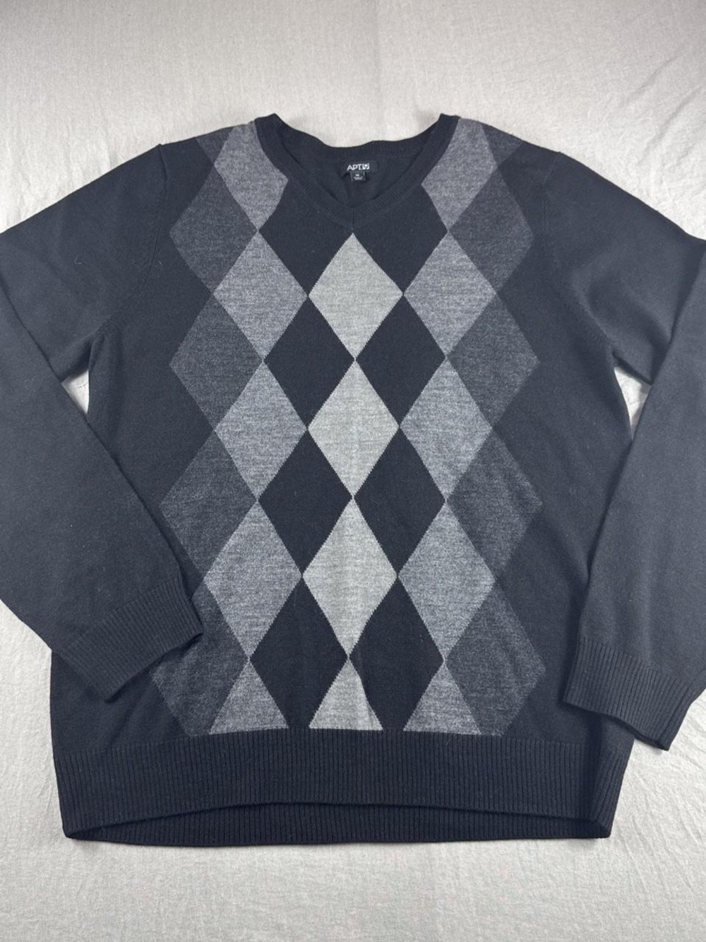 Men’s Black and Gray Crewneck Argyle Sweater